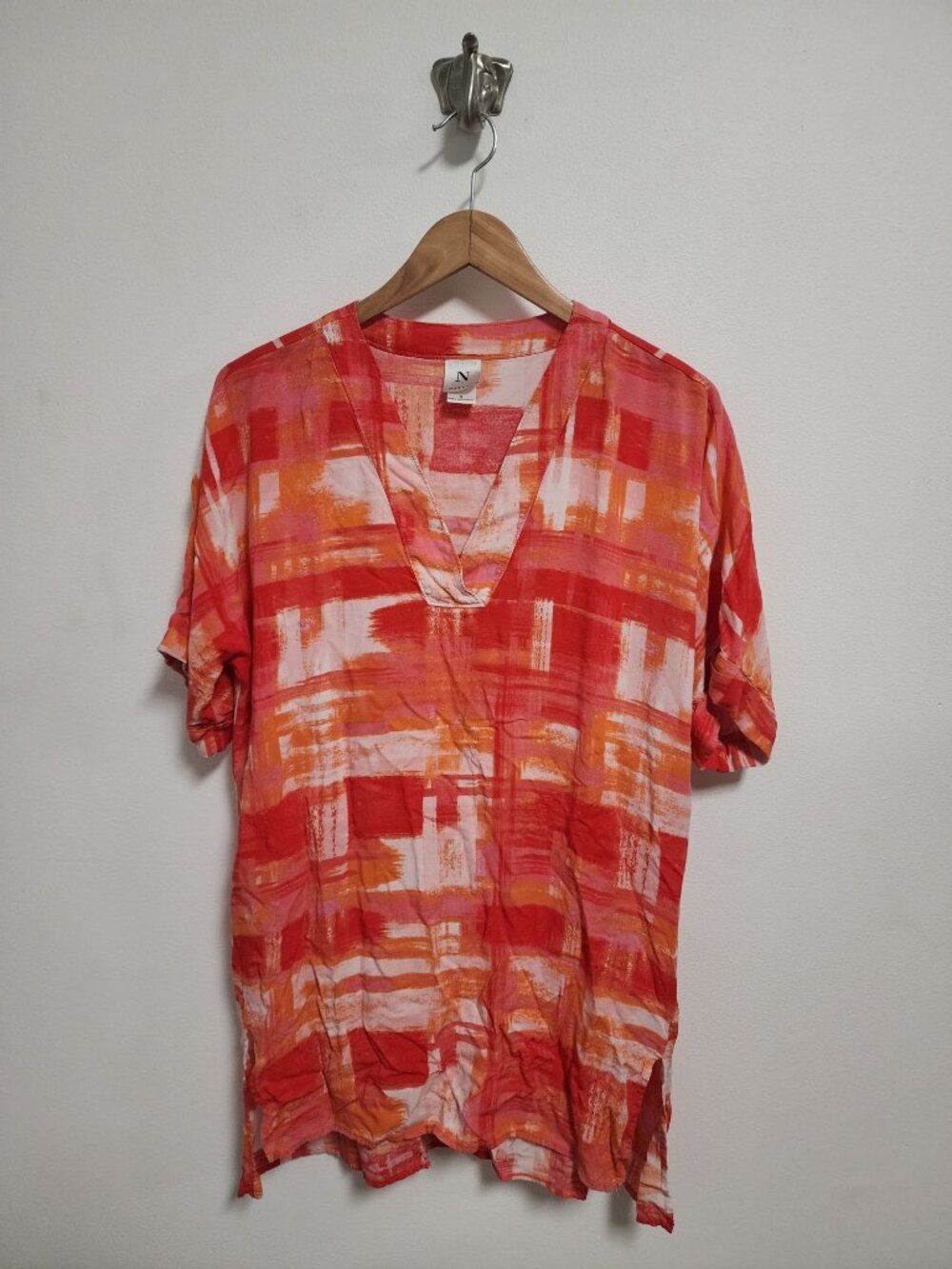 Natori red brush stroke sleep tunic S